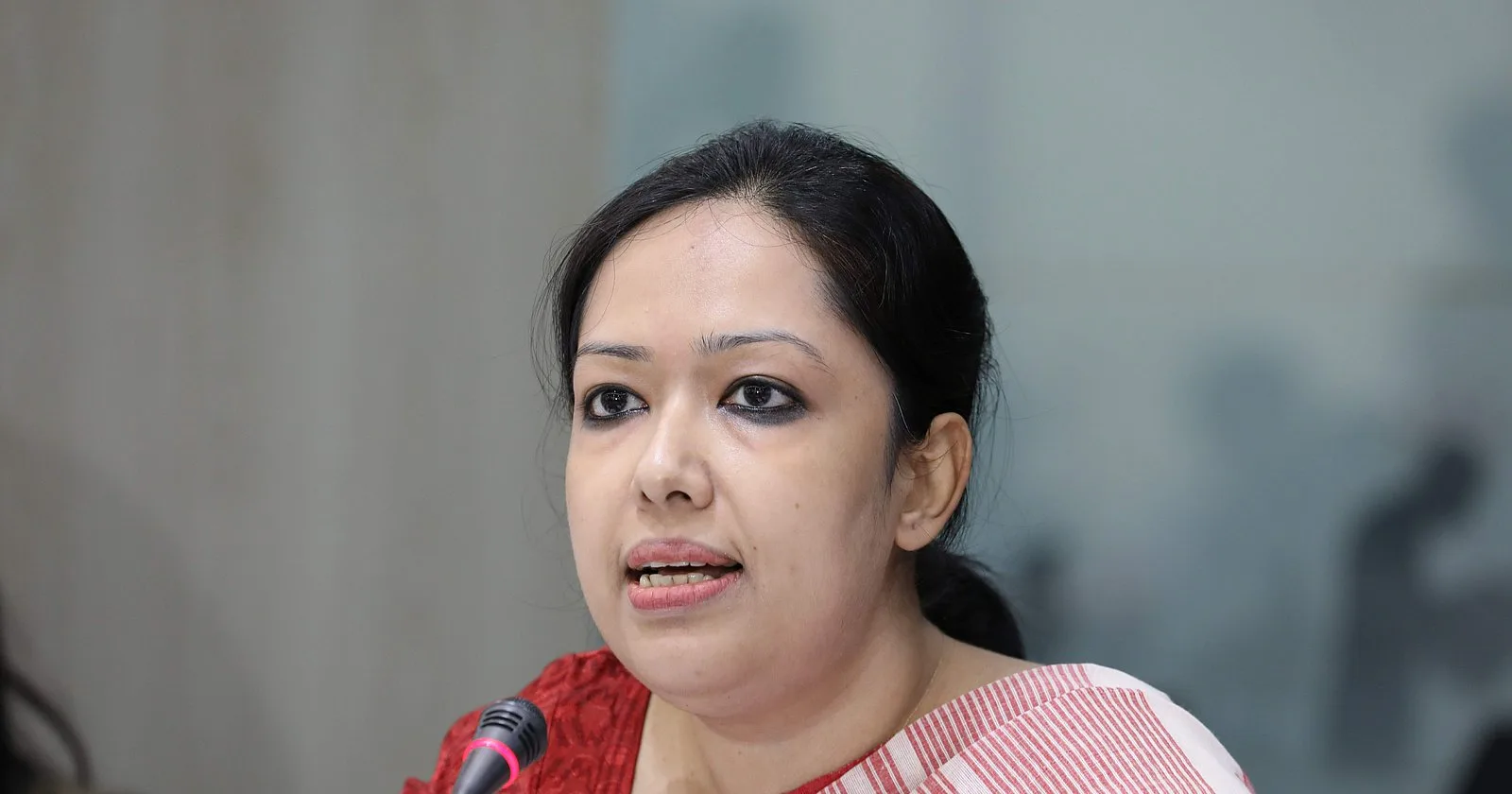 লোডশেডিং নিয়ে সংসদে সরকারের সমালোচনায় রুমিন ফারহানা